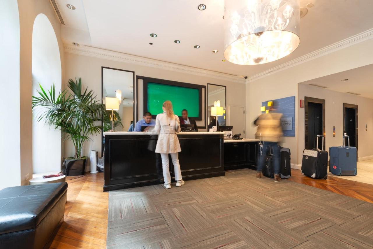 Holiday Inn Express Chicago - Magnificent Mile By Ihg Eksteriør billede
