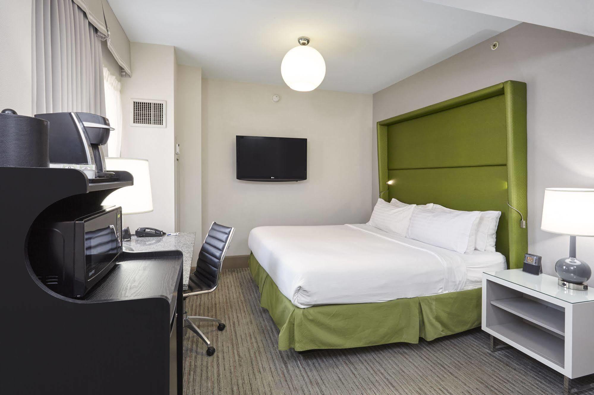 Holiday Inn Express Chicago - Magnificent Mile By Ihg Eksteriør billede