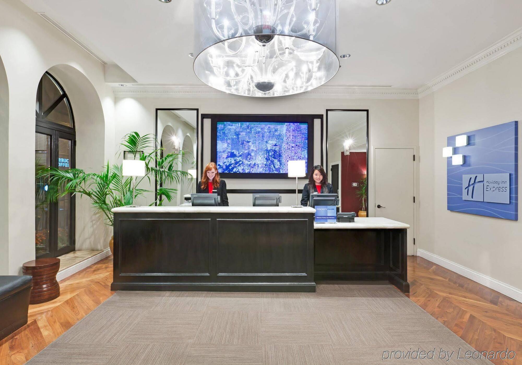 Holiday Inn Express Chicago - Magnificent Mile By Ihg Eksteriør billede